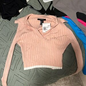 Cute for streetwear or going out! Never worn.